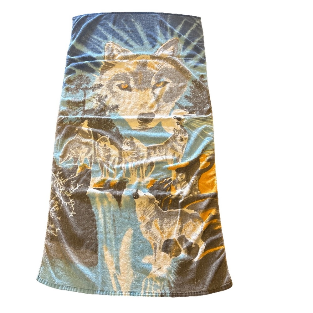 VTG Pack of Wolves Wolf Mountain Beach Towel Faded